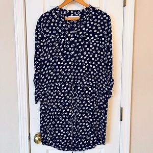 Loft navy/white dress with pockets and tie at waist. Size S. Excellent condition